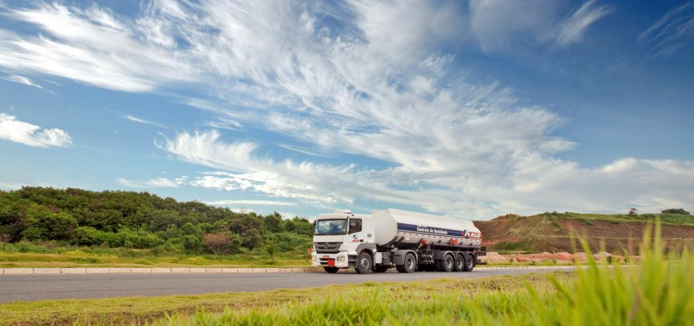 Leasing vs. buying a truck: What's best for owner-operators?